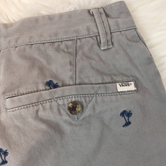 Young Men’s Vans Shorts - Picture 6 of 11